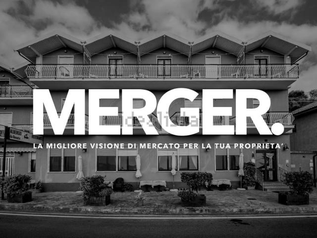 Locale Commerciale in vendita a Albenga, Liguria