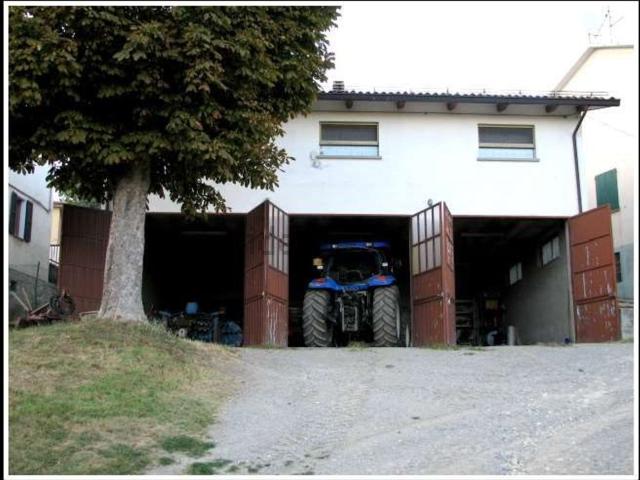 Locale Commerciale in vendita a Urzano, Neviano degli Arduini