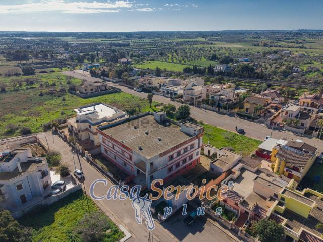 Locale Commerciale in vendita a Puglia, Lecce