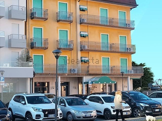 Locale Commerciale in vendita a Jesolo, Veneto