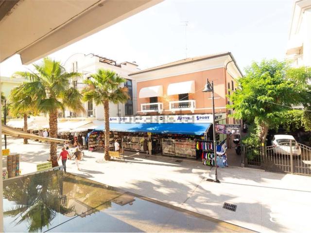 Locale Commerciale in vendita a Cattolica, Reggio Emilia
