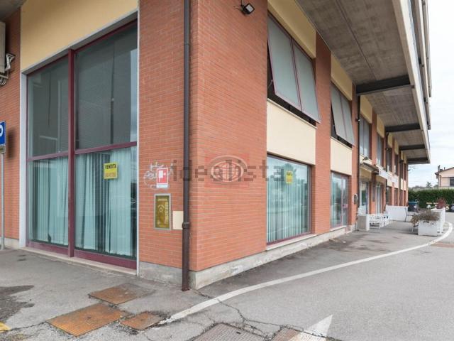 Locale Commerciale in vendita a Unione dei comuni Valle del Savio, Cesenà