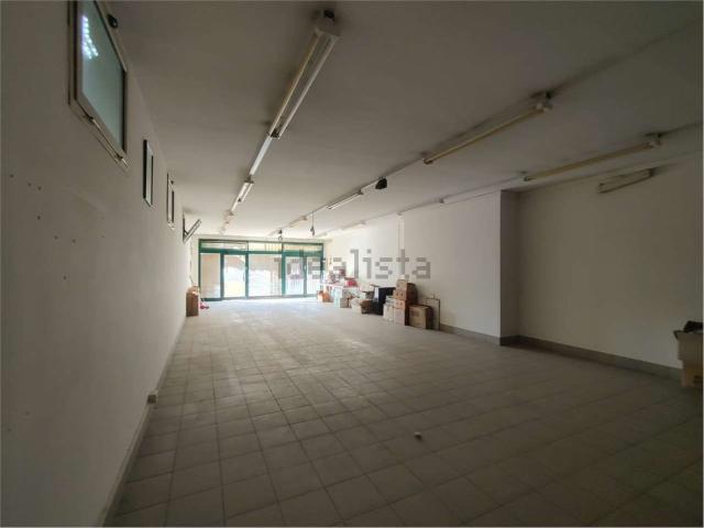 Locale Commerciale in vendita a Trevi, Umbria