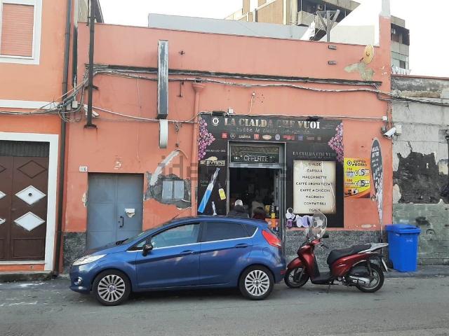 Locale Commerciale in vendita a San Giorgio-Librino-San Giuseppe la Rena-Zia Lisa-Villaggio Sant'Agata, Catania