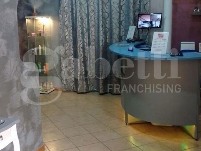 Locale Commerciale in vendita a Avellino, Campania