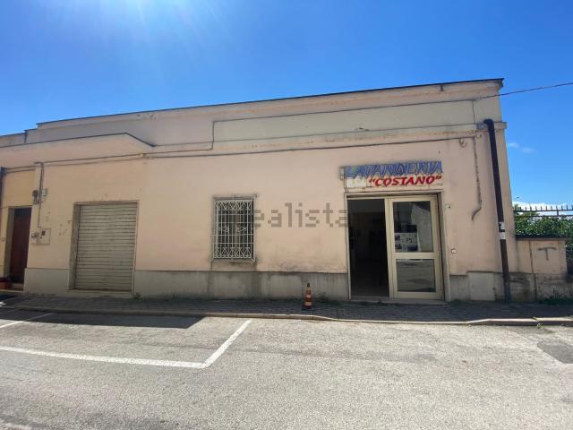 Locale Commerciale in vendita a San Lorenzo, Bastia Umbra