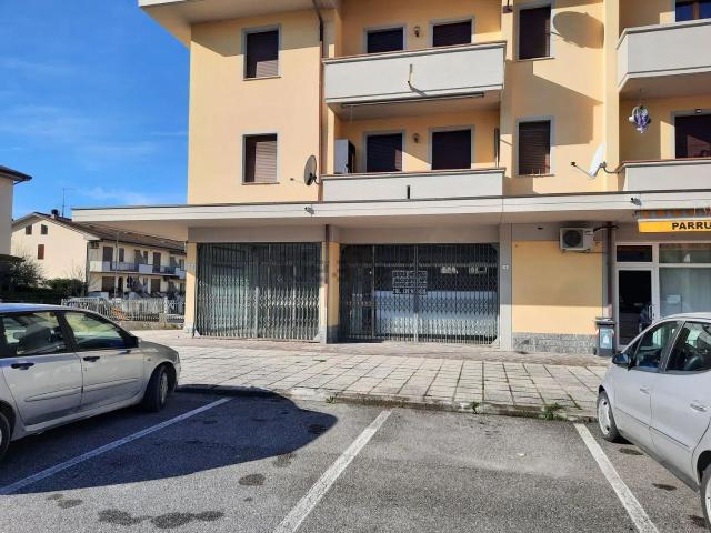 Locale Commerciale in vendita a Gualdo, Roncofreddo