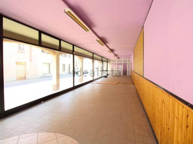 Locale Commerciale in vendita a Brignano Gera D'adda, Lombardia