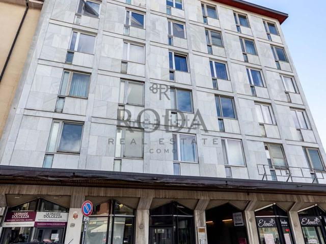 Locale Commerciale in vendita a Casetta, Como