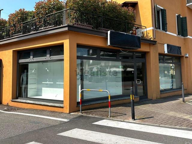 Locale Commerciale in vendita a Martellago, Venezia