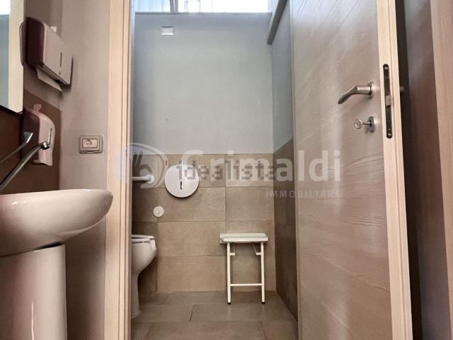 Locale Commerciale in vendita a Puglia, Lecce