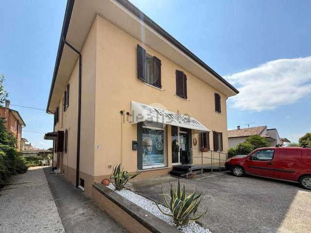 Locale Commerciale in vendita a Cavriana, Lombardia