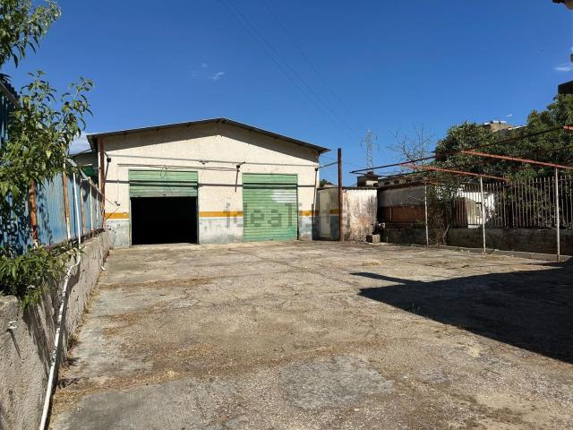 Locale Commerciale in vendita a Ciuccafa, Porto Empedocle