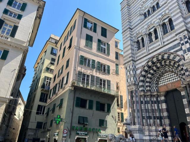 Locale Commerciale in vendita a Centro Est, Serra Riccò