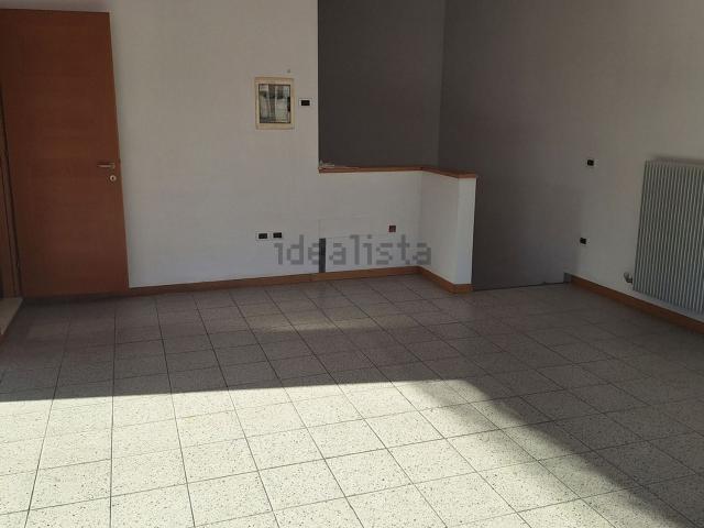 Locale Commerciale in vendita a Signoressa, Treviso