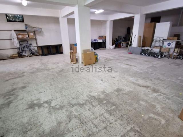 Locale Commerciale in vendita a Caltagirone, Sicilia