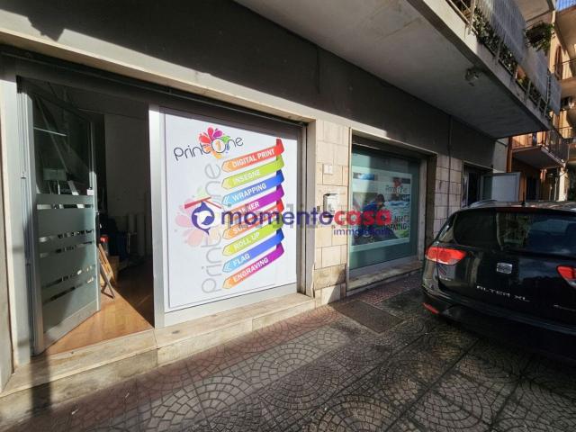 Locale Commerciale in vendita a Calabria, Reggio Calabria