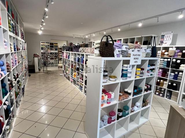 Locale Commerciale in vendita a Città Alta, Bergamo