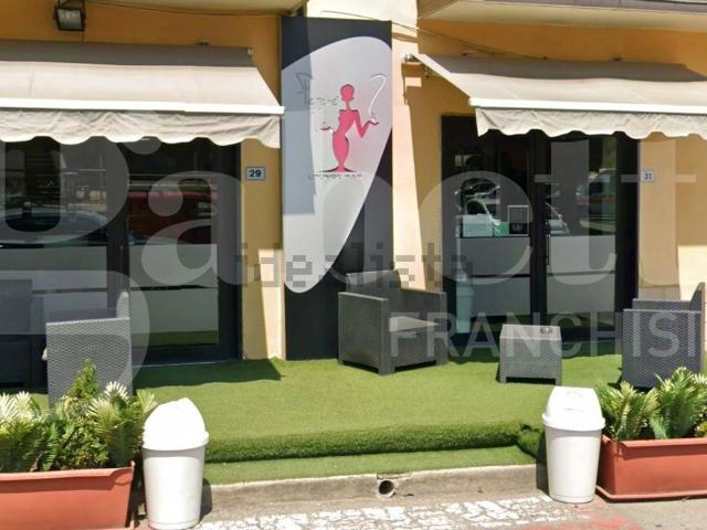 Locale Commerciale in vendita a Calabria, Cosenza