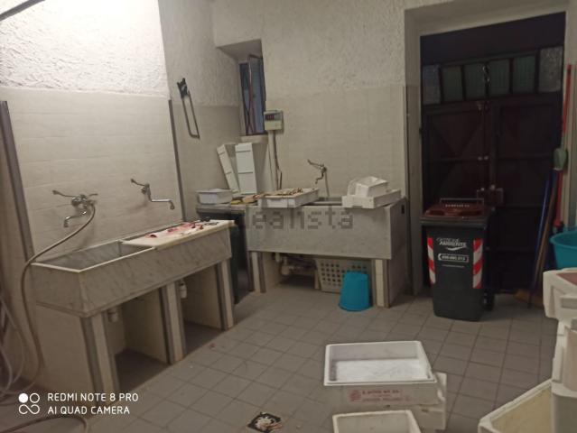 Locale Commerciale in vendita a Piemonte, Alessandria