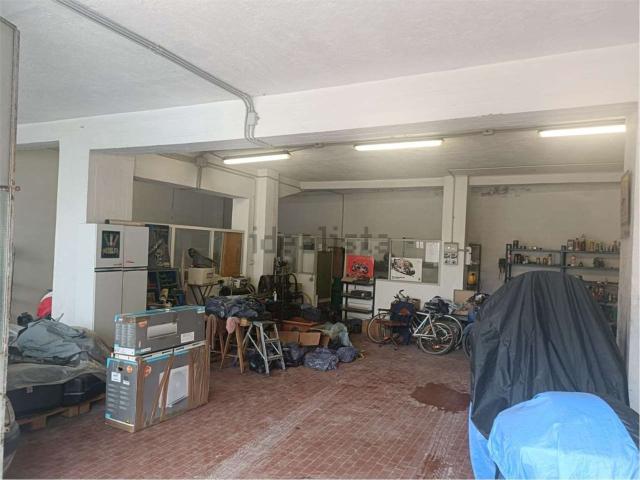Locale Commerciale in vendita a Sant'Erminio, Cenerente
