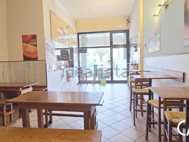 Locale Commerciale in vendita a Mulini, Sesto Calende