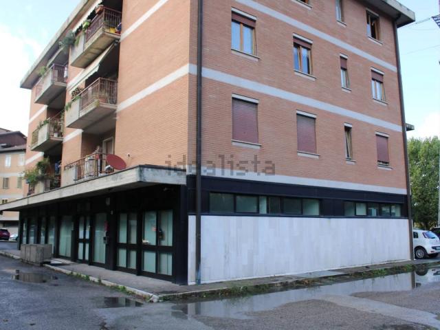 Locale Commerciale in vendita a Madonna Alta, Cenerente
