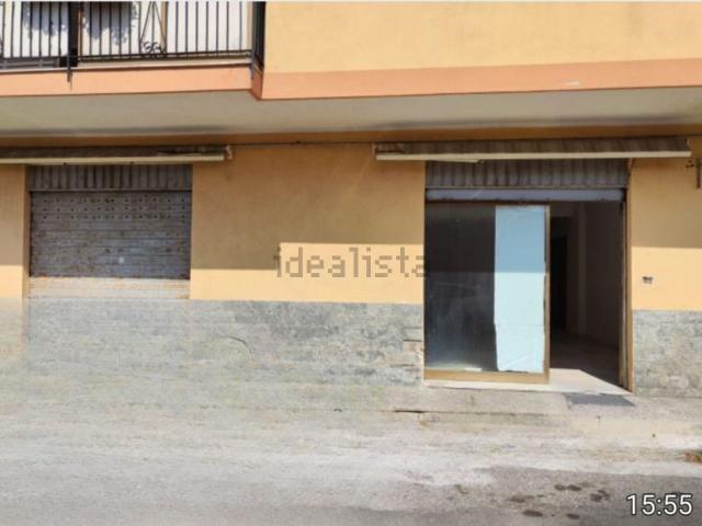 Locale Commerciale in vendita a Calabria, Reggio Calabria