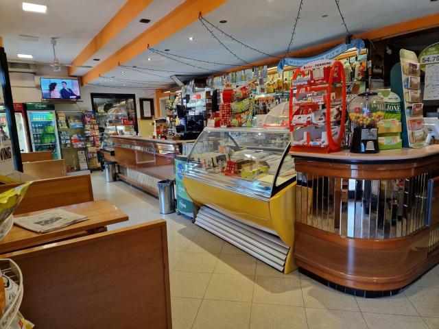 Locale Commerciale in vendita a Gioiella, Umbria