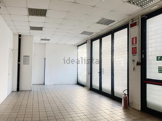 Locale Commerciale in vendita a Piemonte, Novara