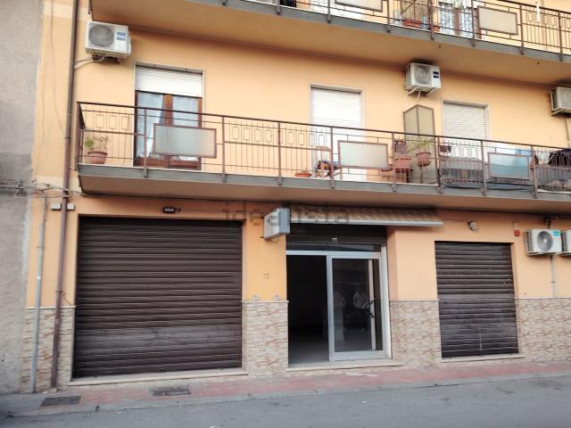 Locale Commerciale in vendita a Calabria, Reggio Calabria