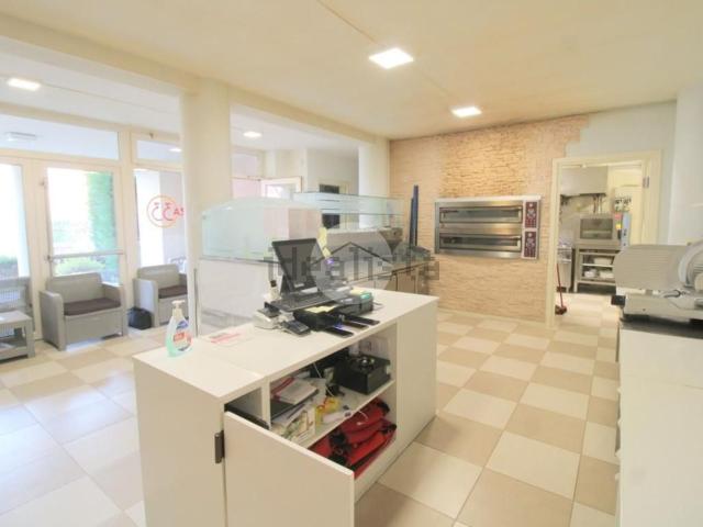 Locale Commerciale in vendita a Ospitaletto, Lombardia