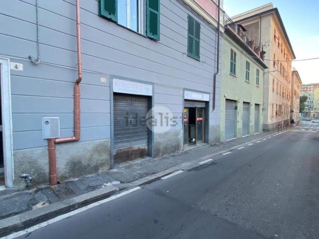 Locale Commerciale in vendita a Medio Ponente, Serra Riccò