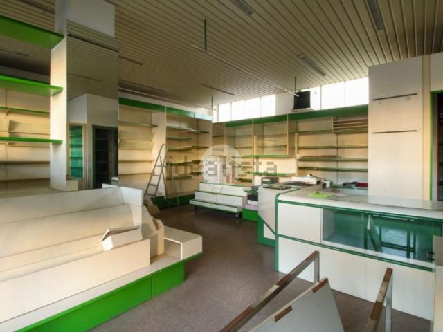 Locale Commerciale in vendita a Geromìna, Treviglio