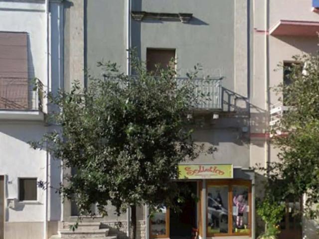 Locale Commerciale in vendita a Puglia, Taranto