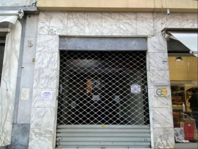 Locale Commerciale in vendita a Carrara, Toscana