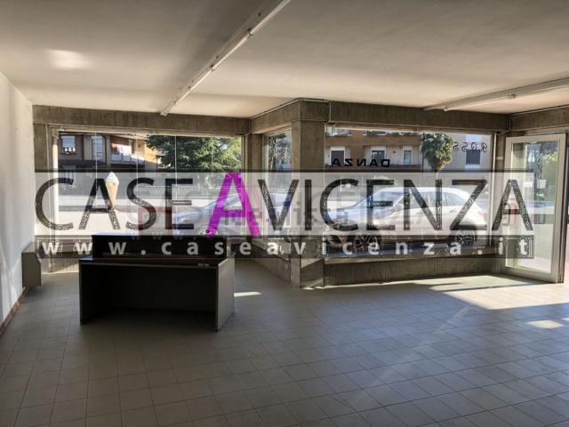 Locale Commerciale in vendita a Santa Maria di Camisano, Camisano Vicentino