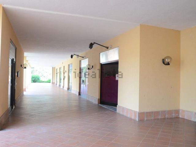 Locale Commerciale in vendita a Valle Sauglio, Trofarello