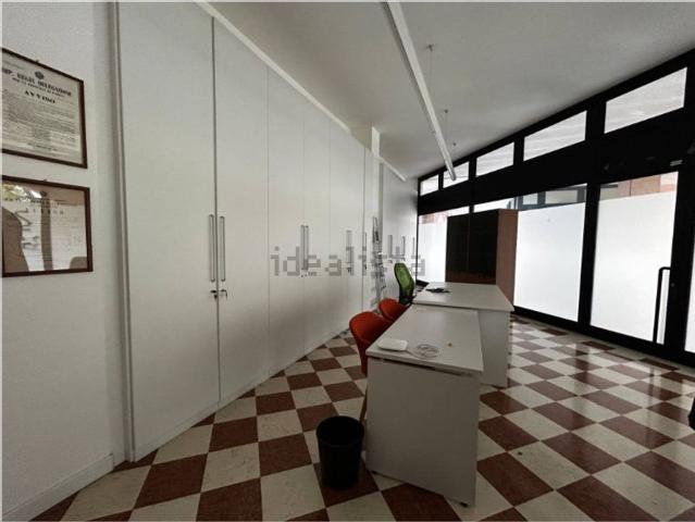 Locale Commerciale in vendita a Padova