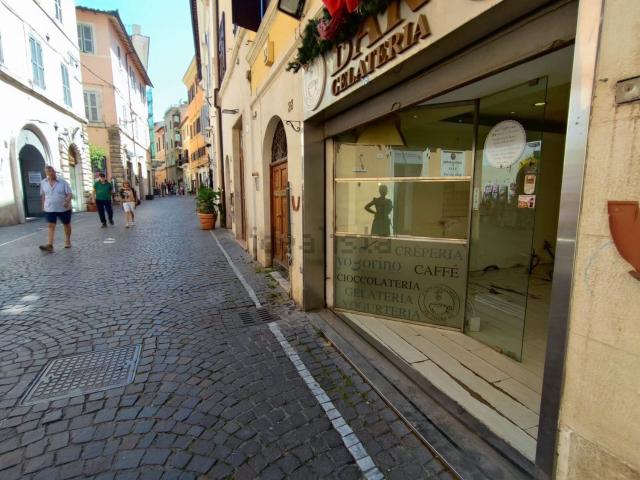 Locale Commerciale in vendita a Roma Capitale, Lazio
