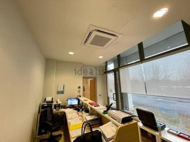 Locale Commerciale in vendita a Piemonte, Alessandria