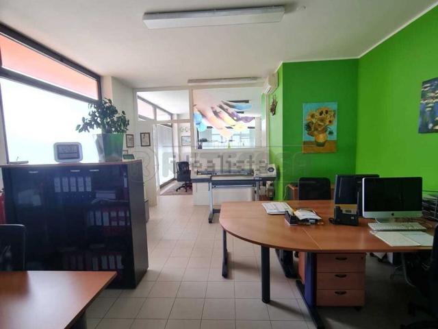 Locale Commerciale in vendita a Sandrigo, Veneto