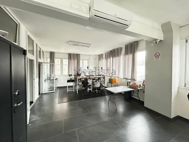 Locale Commerciale in vendita a Piemonte, Alessandria