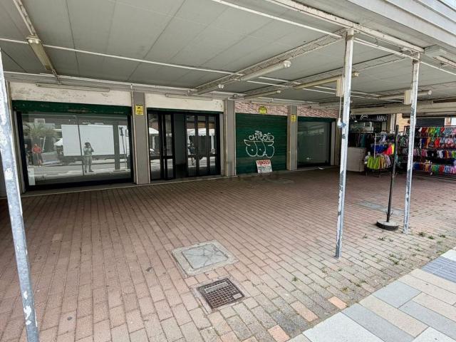 Locale Commerciale in vendita a Comacchio, Reggio Emilia