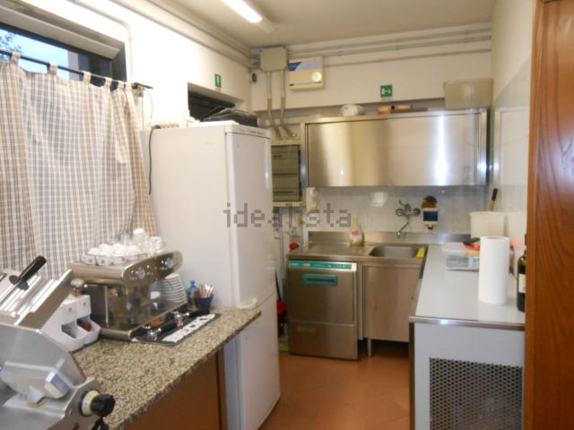 Locale Commerciale in vendita a San Concordio, Bagni Di Lucca Ponte