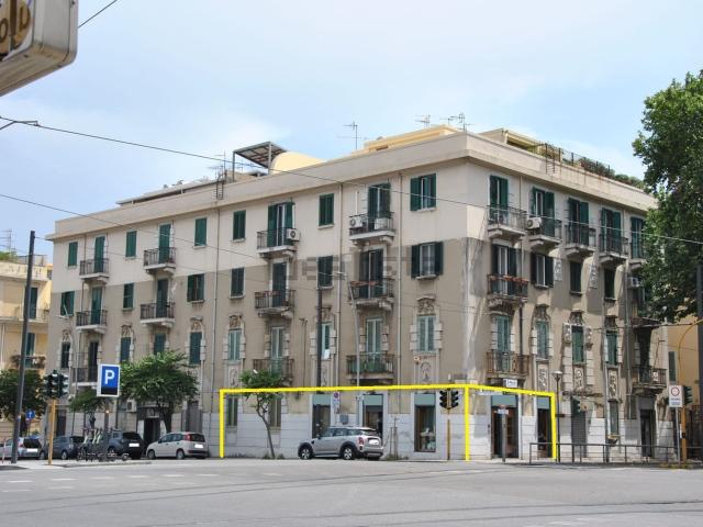 Locale Commerciale in vendita a III Circoscrizione, Messina