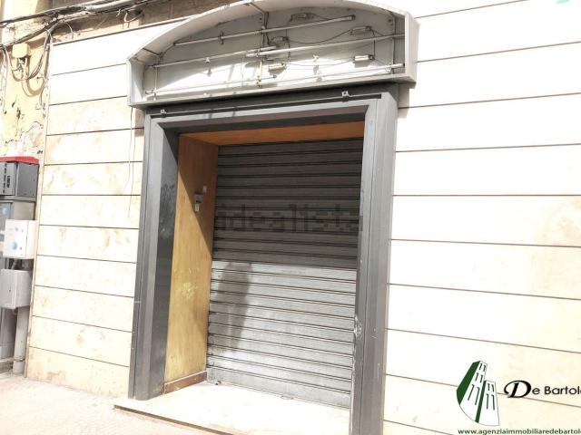 Locale Commerciale in vendita a Puglia, Taranto