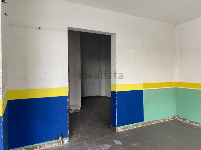 Locale Commerciale in vendita a Olmo, Sarzana