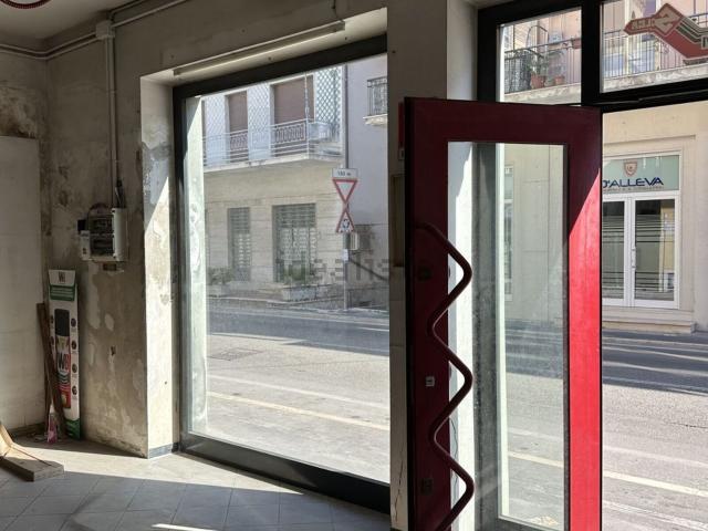 Locale Commerciale in vendita a Vallone, Francavilla Al Mare