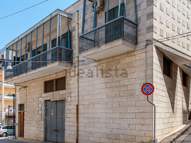 Locale Commerciale in vendita a Puglia, Barletta-andria-trani
